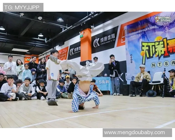 街舞战术解析：探索上海街舞队的边路渗透与团队协作策略